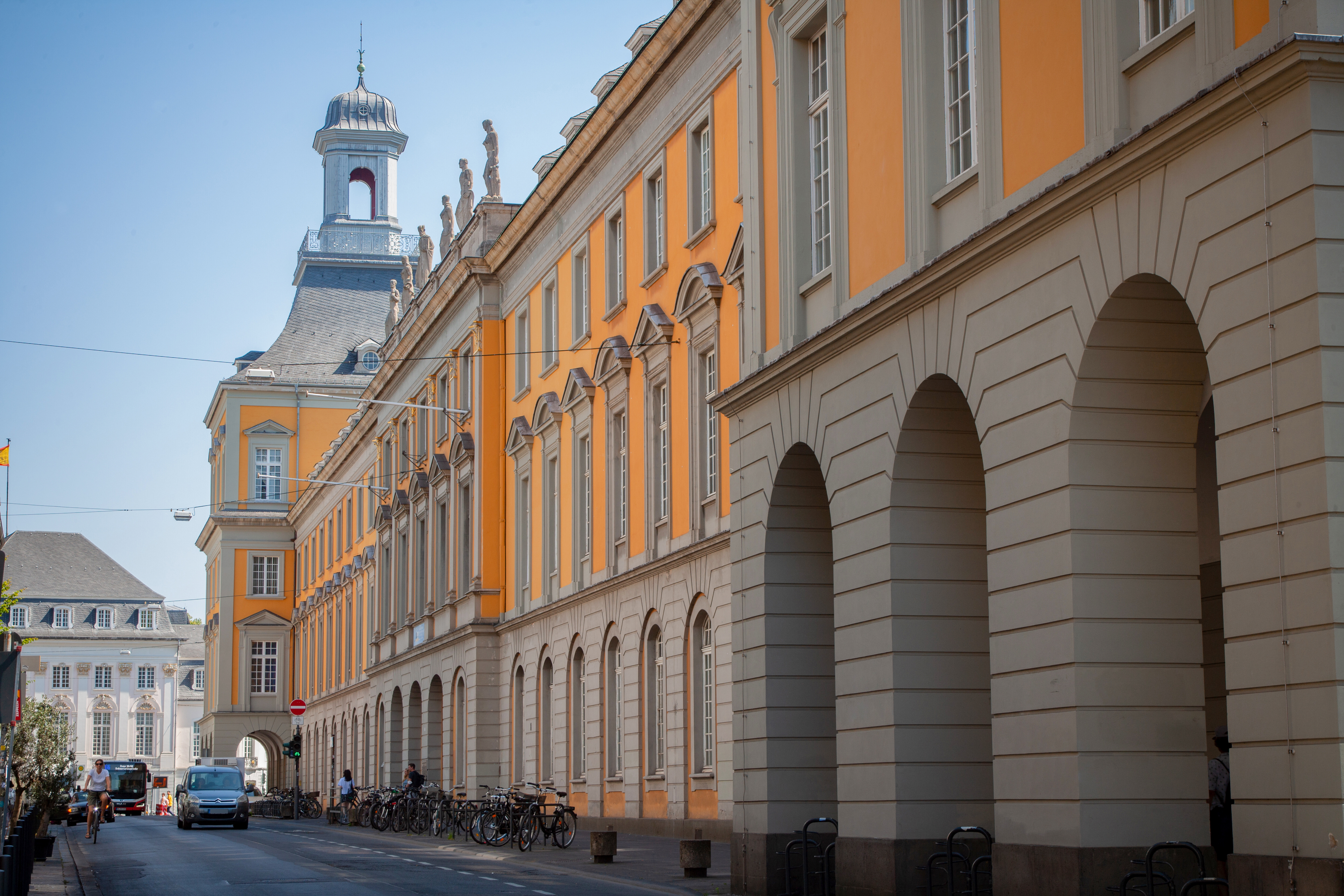 Bonn zu Fuß entdecken - Römergründung, Barockresidenz und Beethovenstadt