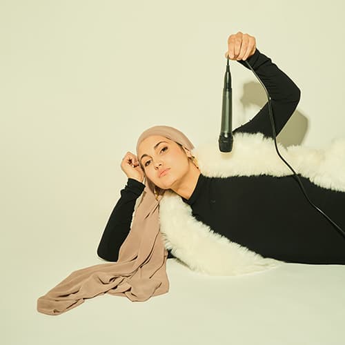 Anissa Loucif - MACH NICHT SO AUF TEUER